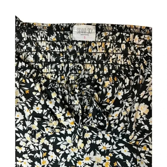 Sienna Sky Small Black Yellow Floral Square Neck Crop Smocked Top - Picture 10 of 14